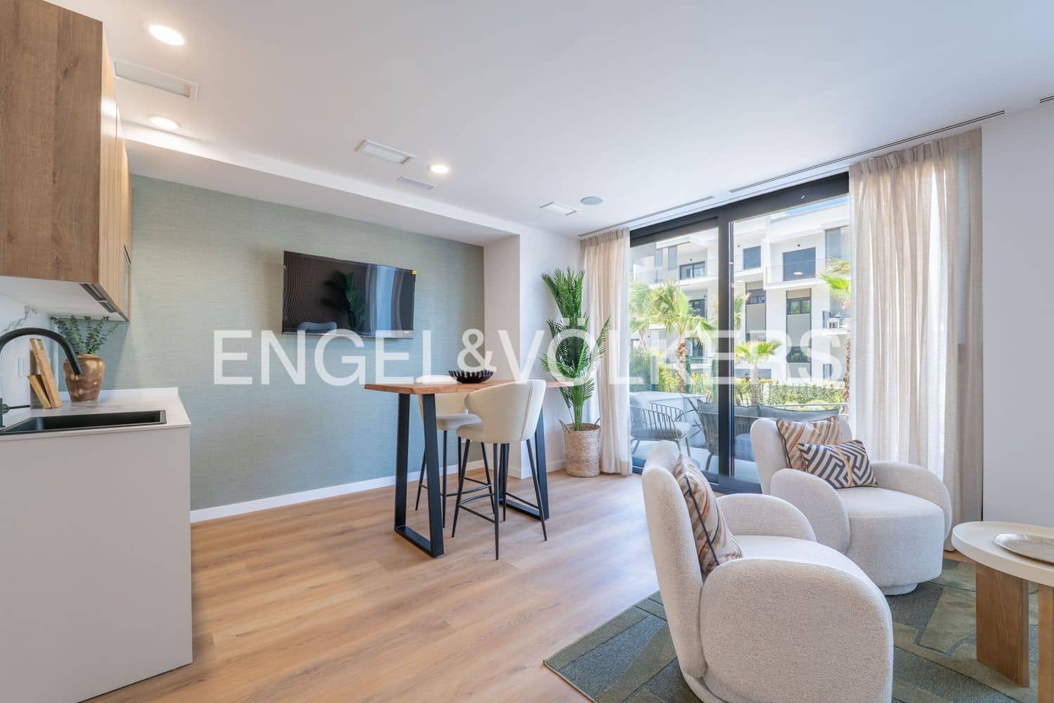 2 sovrum Lägenhet till salu i Estepona med pool garage - 650 000 € (Ref: 9912522)