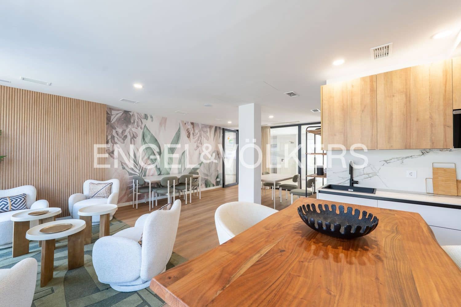 2 sovrum Lägenhet till salu i Estepona med pool garage - 650 000 € (Ref: 9912522)