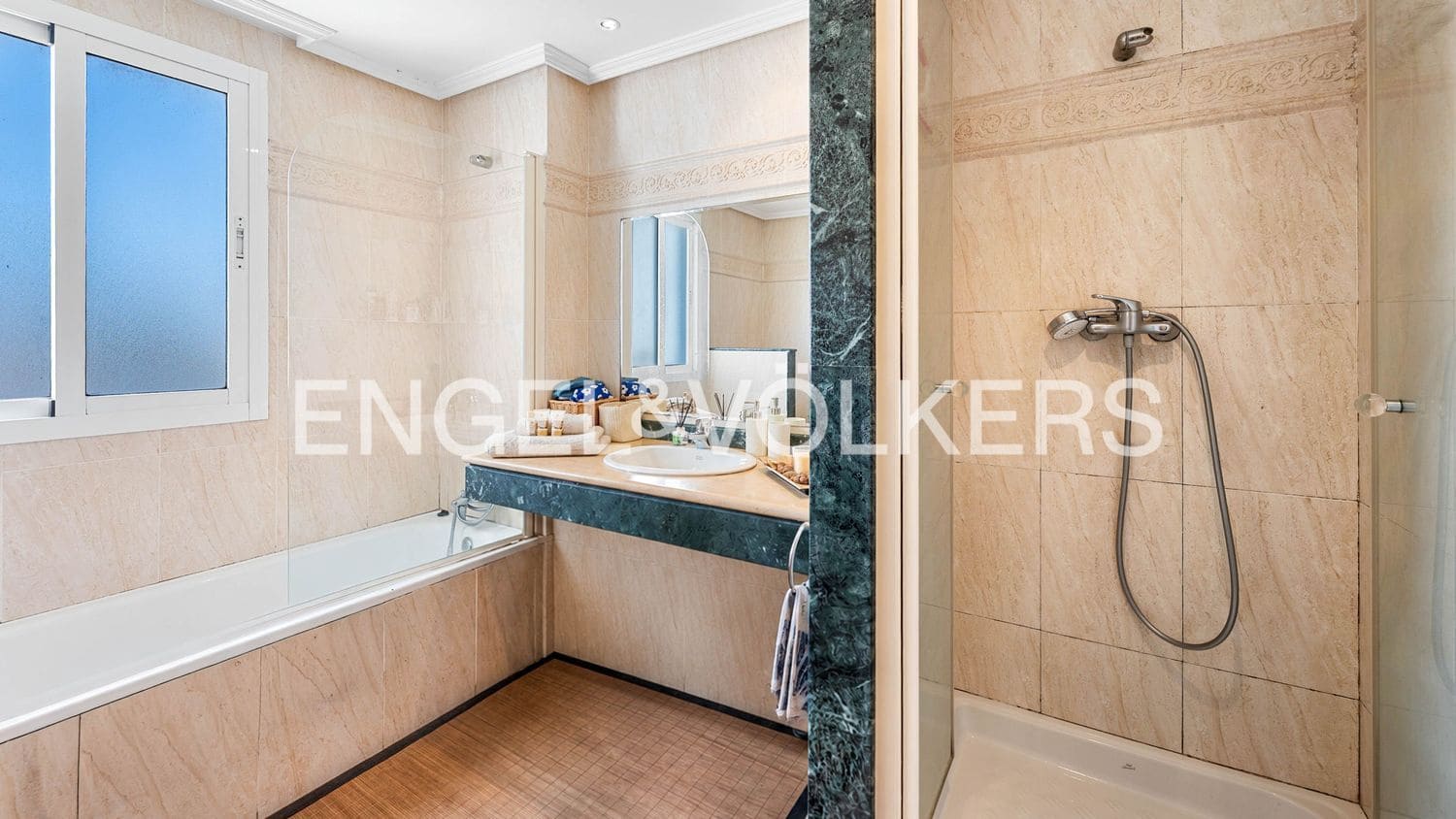 3 sypialnia Apartament na sprzedaż w Estepona z basenem garażem - 479 000 € (Ref: 9915261)
