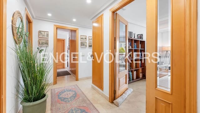 3 soveværelse Lejlighed til salg i La Concha - Resina Golf, Estepona med swimmingpool garage - € 479.000 (Ref: 9915261)