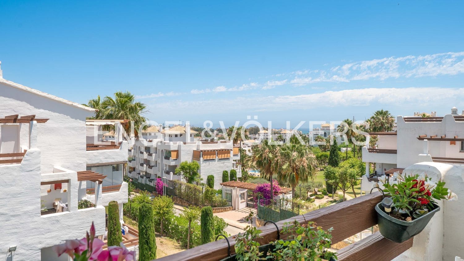 3 sypialnia Apartament na sprzedaż w Estepona z basenem garażem - 479 000 € (Ref: 9915261)