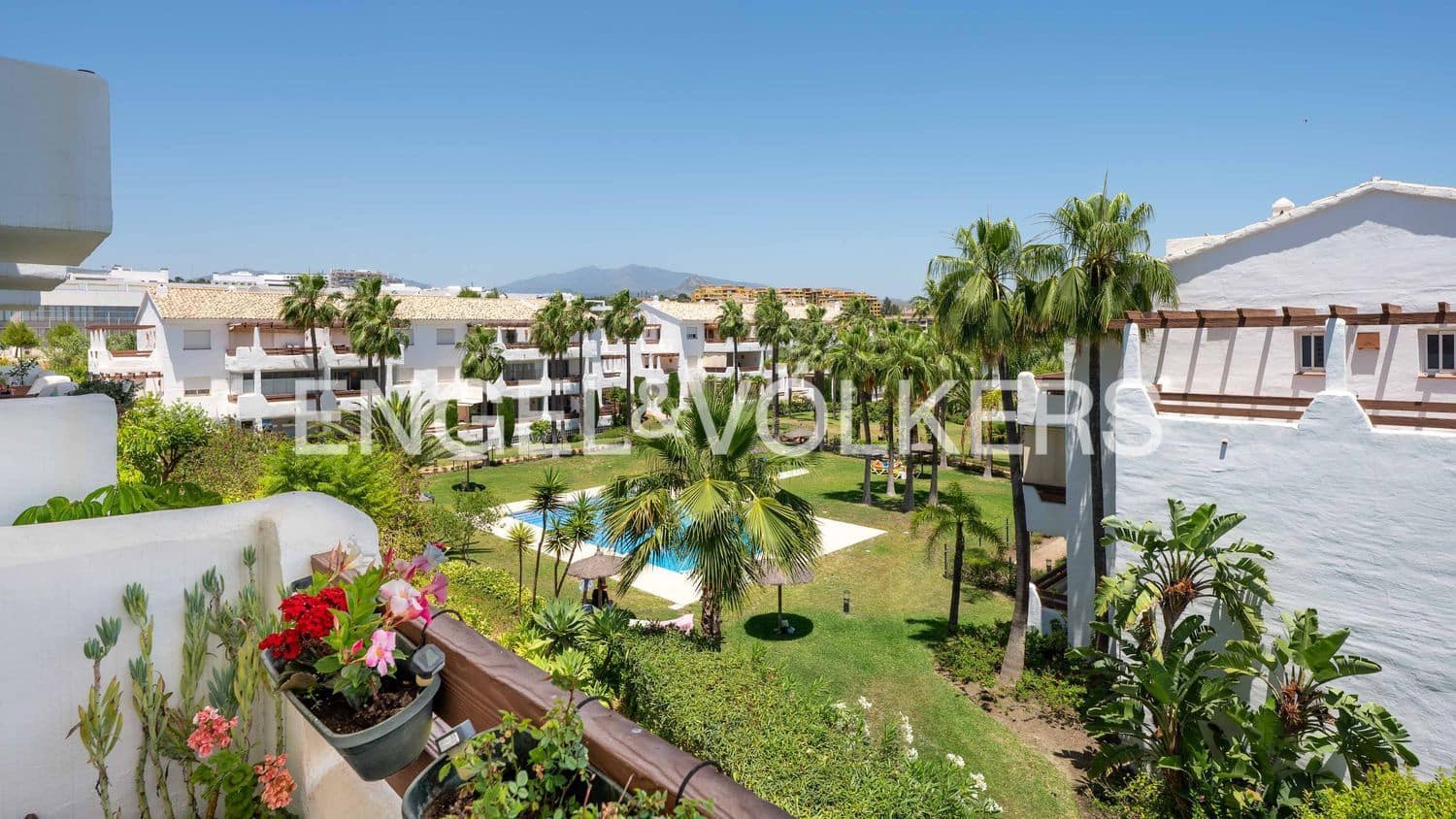 3 sypialnia Apartament na sprzedaż w Estepona z basenem garażem - 479 000 € (Ref: 9915261)