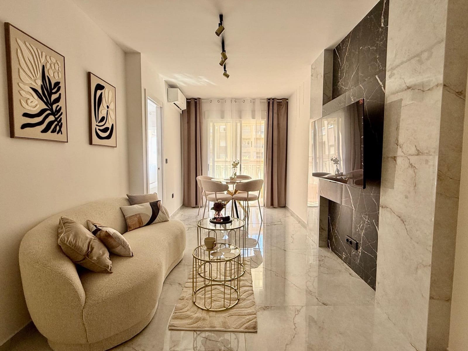 2 soverom Leilighet til salgs i Torrevieja med svømmebasseng - € 179 990 (Ref: 9759559)