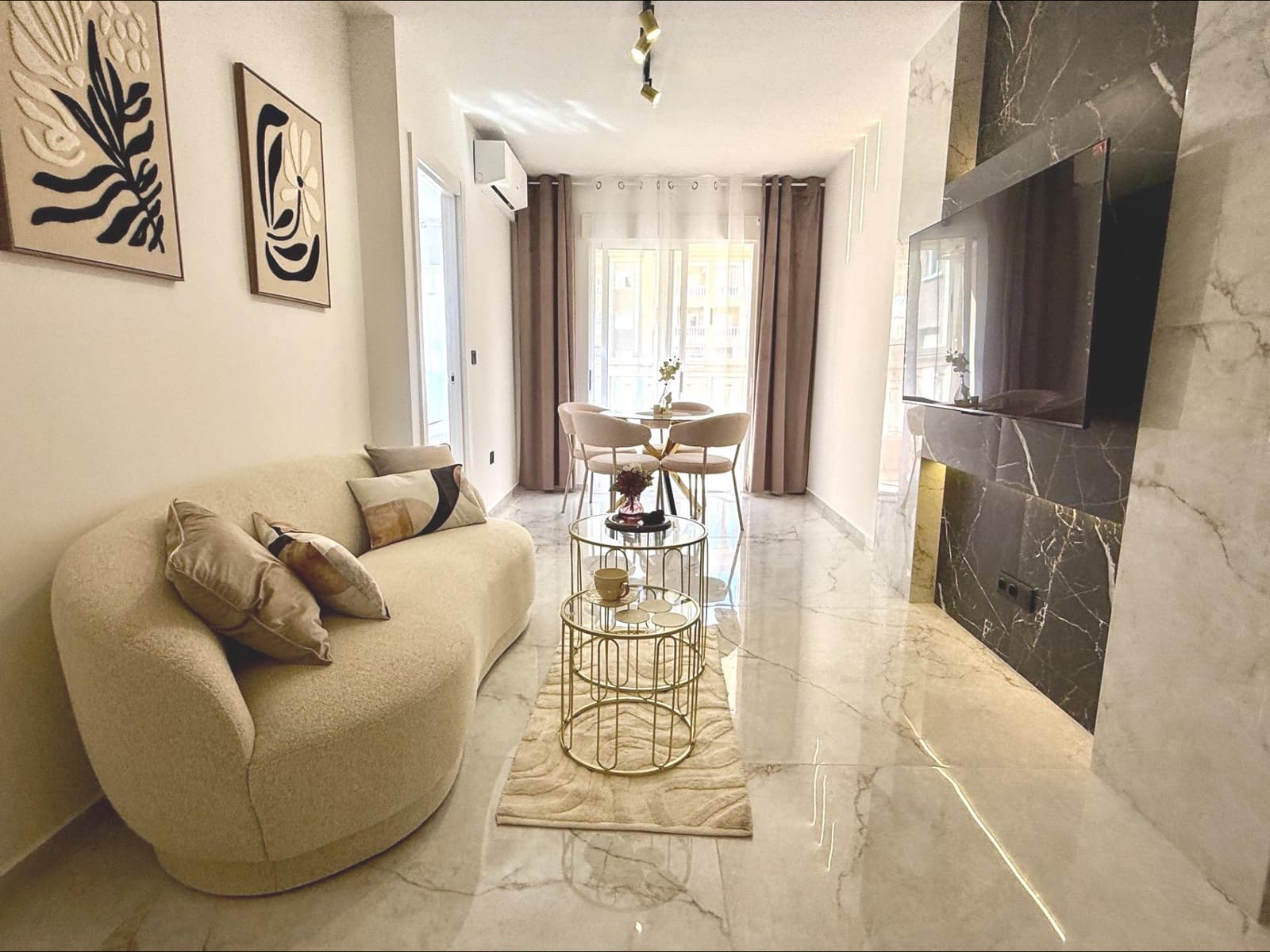 2 soverom Leilighet til salgs i Torrevieja med svømmebasseng - € 179 990 (Ref: 9759559)