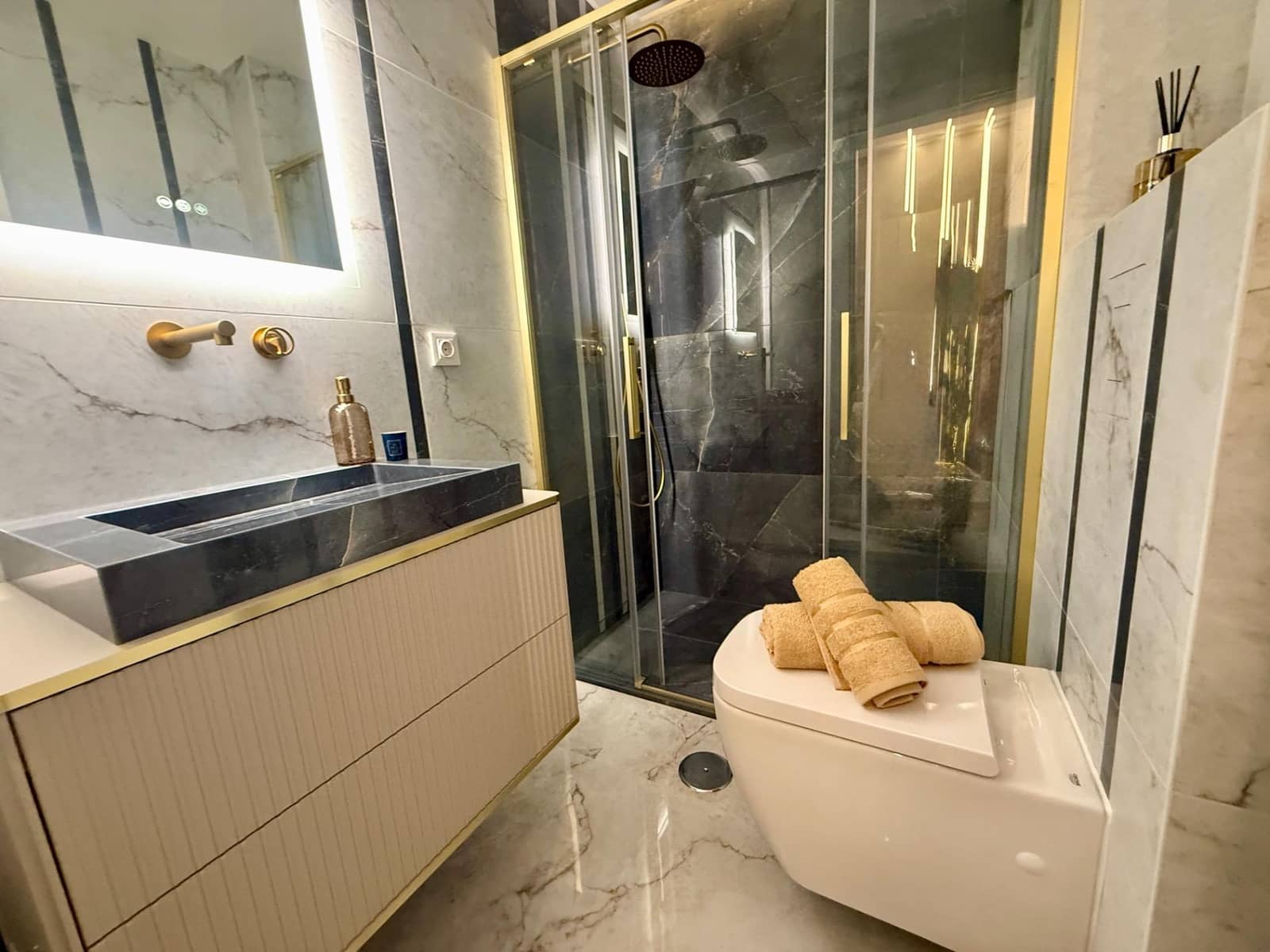 2 soverom Leilighet til salgs i Torrevieja med svømmebasseng - € 179 990 (Ref: 9759559)