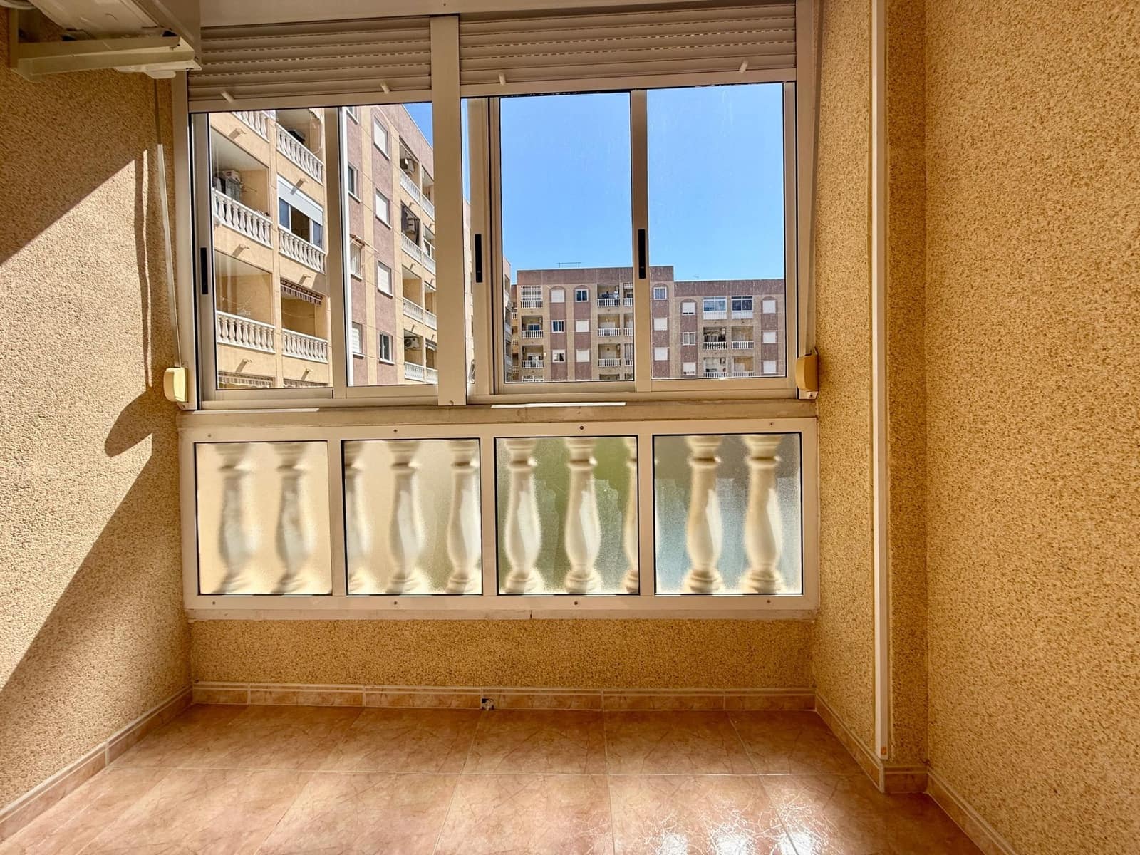 2 soverom Leilighet til salgs i Torrevieja med svømmebasseng - € 179 990 (Ref: 9759559)
