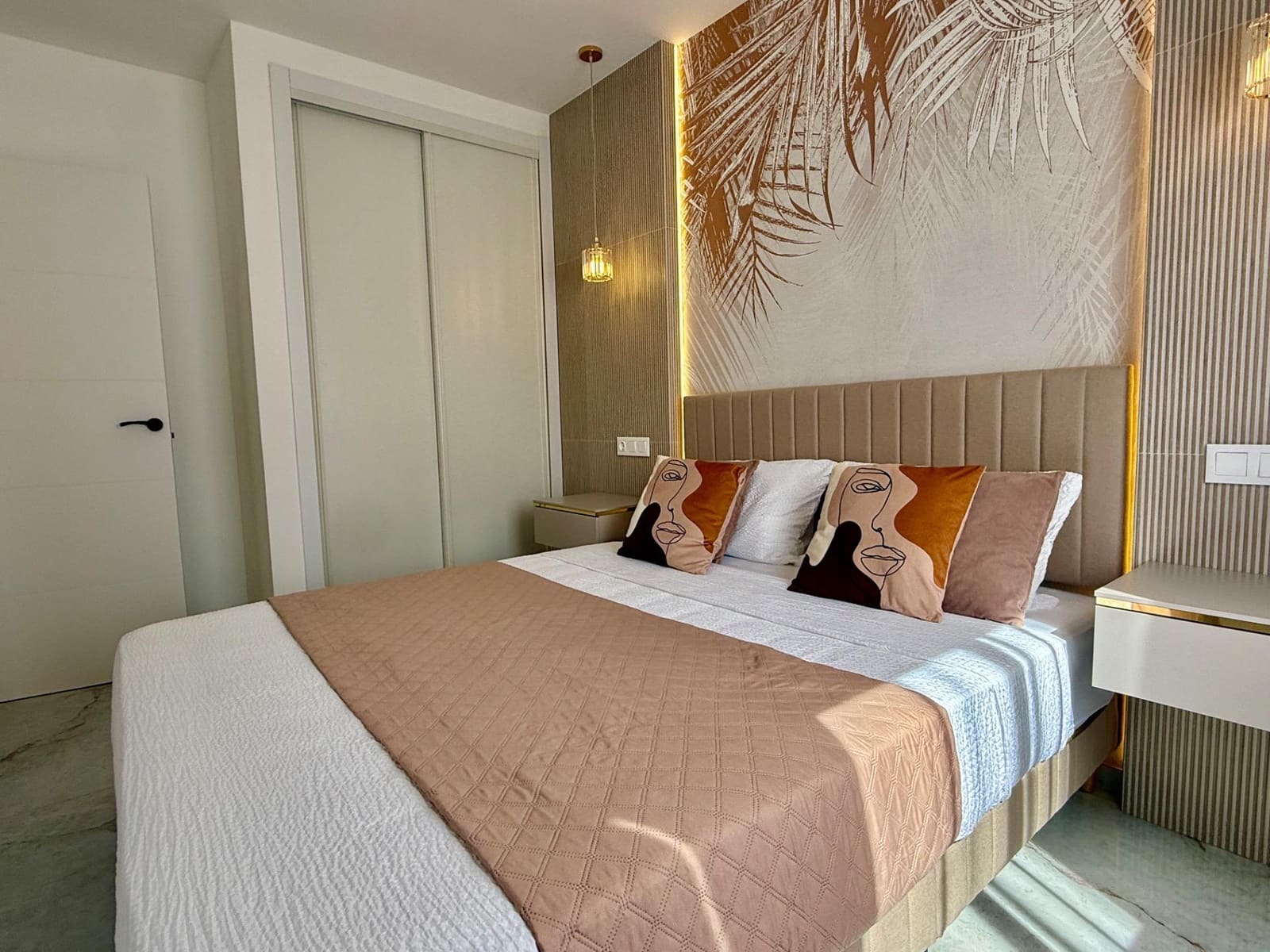 2 soverom Leilighet til salgs i Torrevieja med svømmebasseng - € 179 990 (Ref: 9759559)