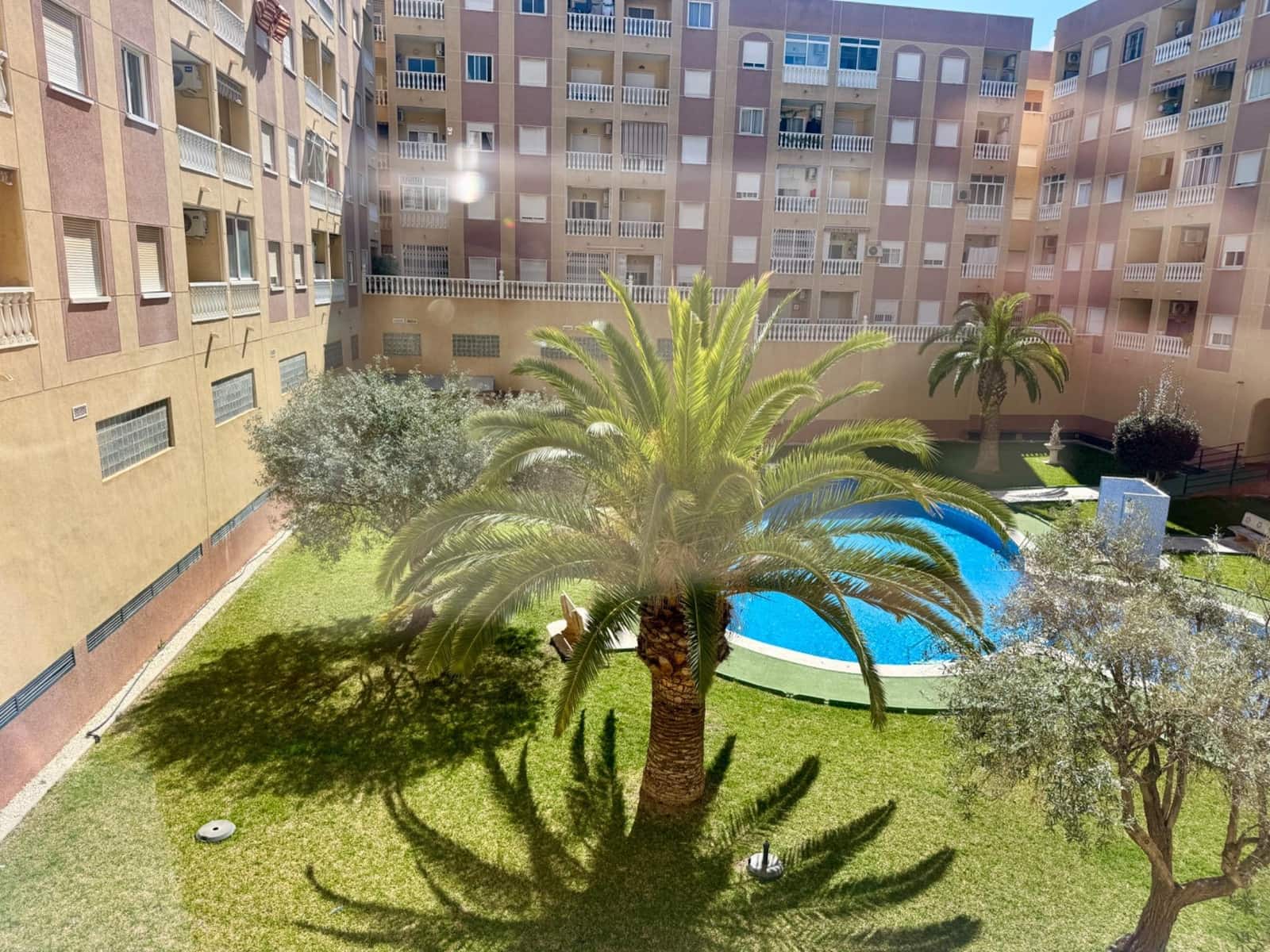 2 soverom Leilighet til salgs i Torrevieja med svømmebasseng - € 179 990 (Ref: 9759559)