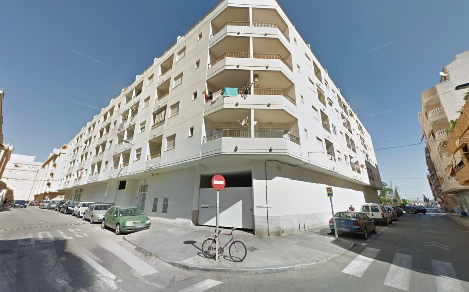 Garaż na sprzedaż w Torrevieja - 23 500 € (Ref: 9759561)