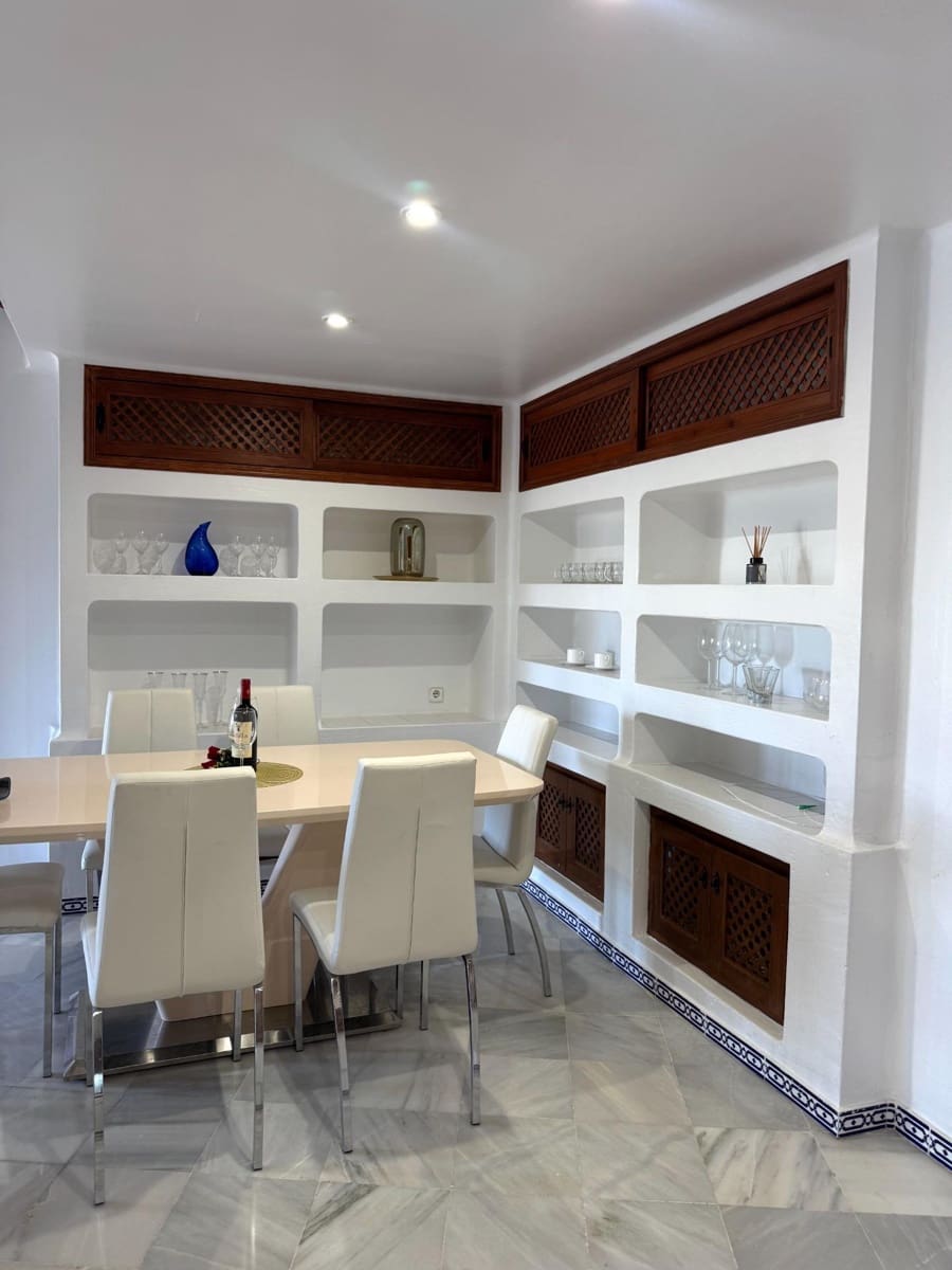 3 bedroom Penthouse for sale in Torrevieja with garage - € 299,000 (Ref: 9759569)