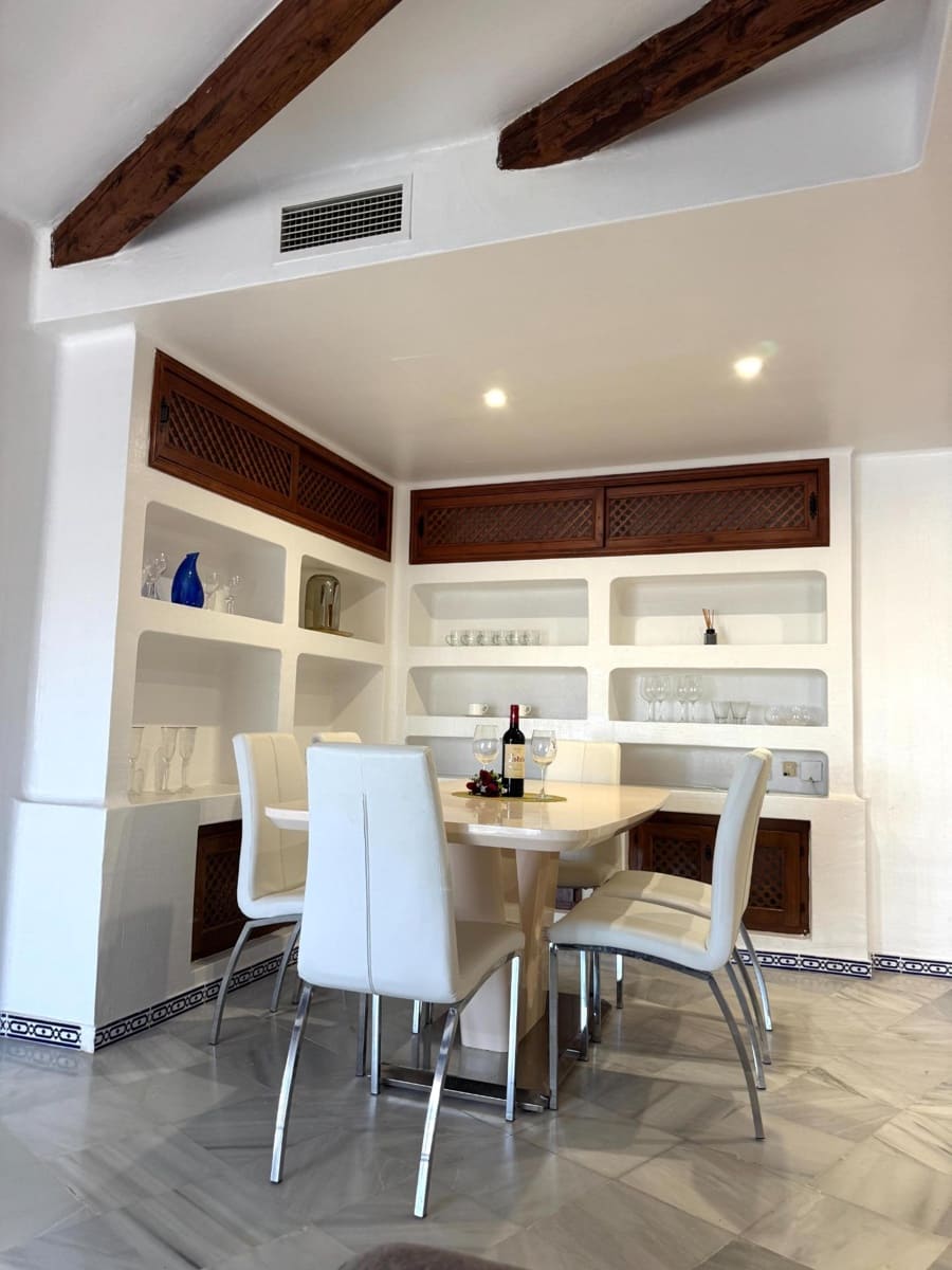 3 bedroom Penthouse for sale in Torrevieja with garage - € 299,000 (Ref: 9759569)