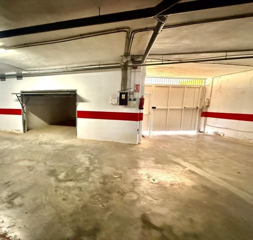 Autotalli myytävänä paikassa Los Europeos, Torrevieja - 26 000 € (Ref: 9759572)