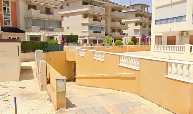 Autotalli myytävänä paikassa Los Europeos, Torrevieja - 26 000 € (Ref: 9759572)