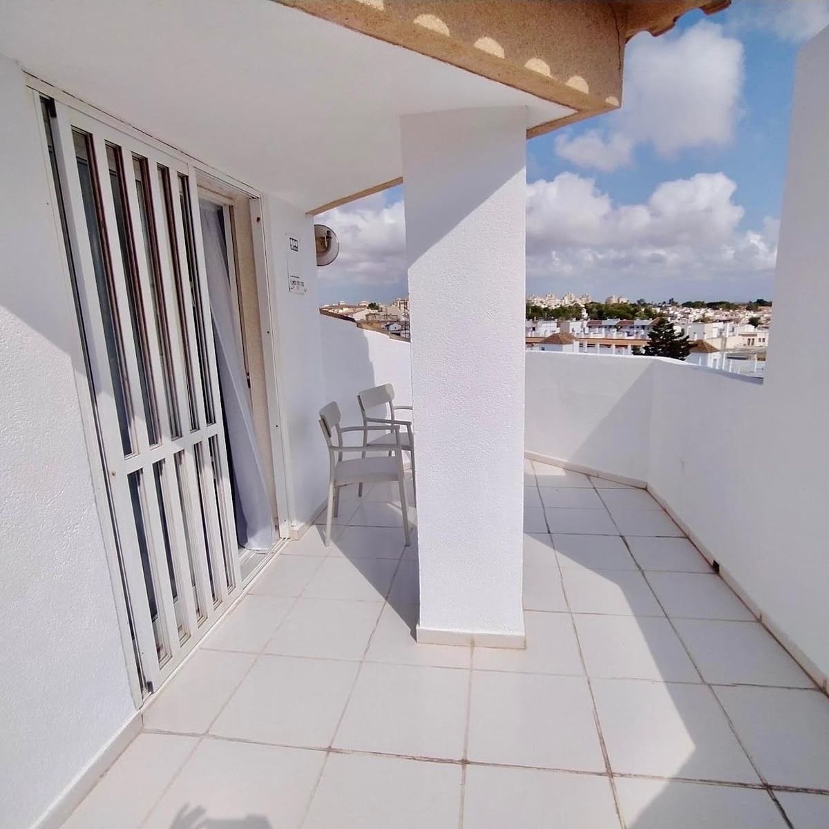 2 soverom Penthouse til salgs i Torrevieja - € 195 000 (Ref: 9759579)