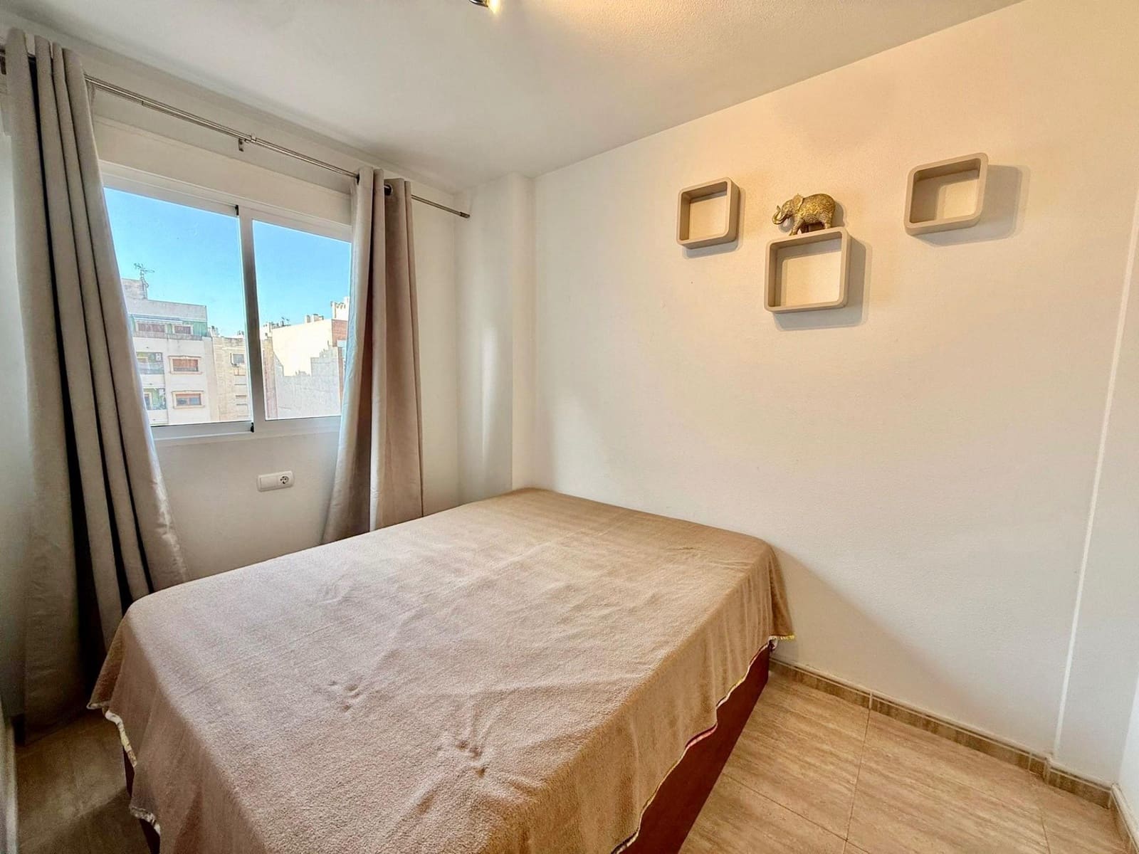 1 sypialnia Apartament na sprzedaż w Torrevieja z basenem - 90 000 € (Ref: 9759581)