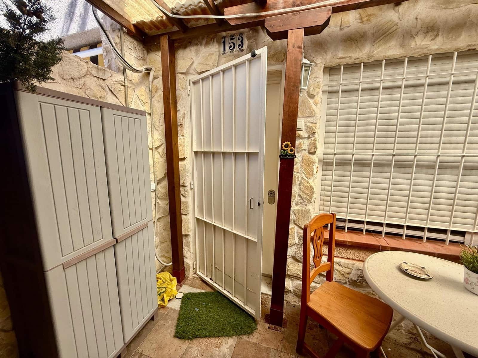 3 soverom Rekkehus til salgs i Torrevieja med svømmebasseng - € 230 000 (Ref: 9783102)