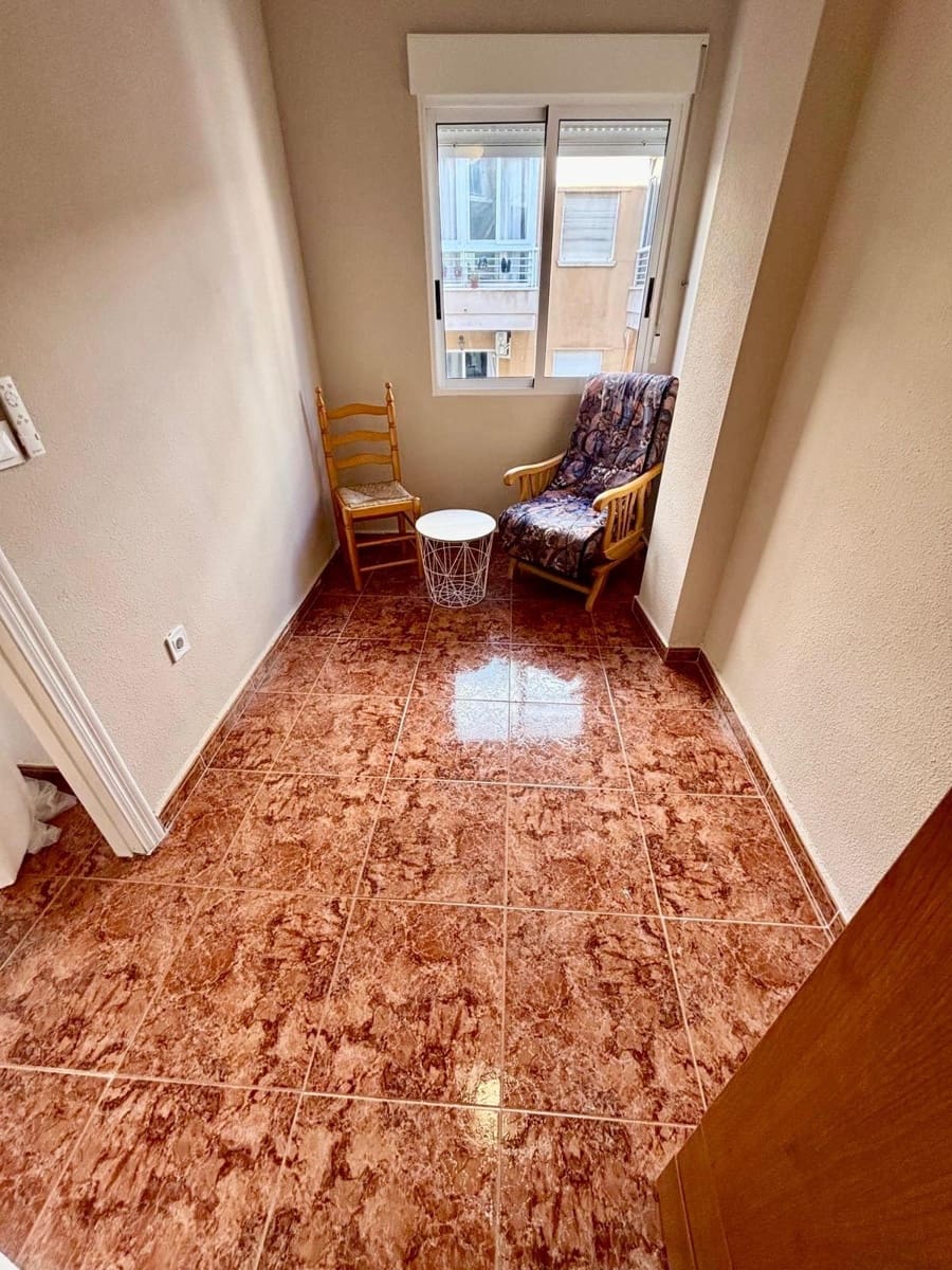 2 bedroom Apartment for sale in Torrevieja - € 120,000 (Ref: 9791007)