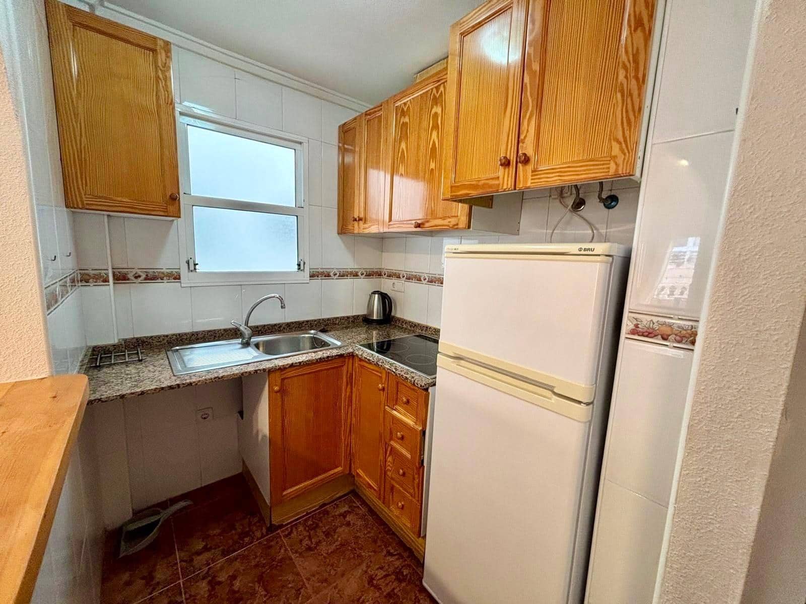 2 bedroom Apartment for sale in Torrevieja - € 120,000 (Ref: 9791007)