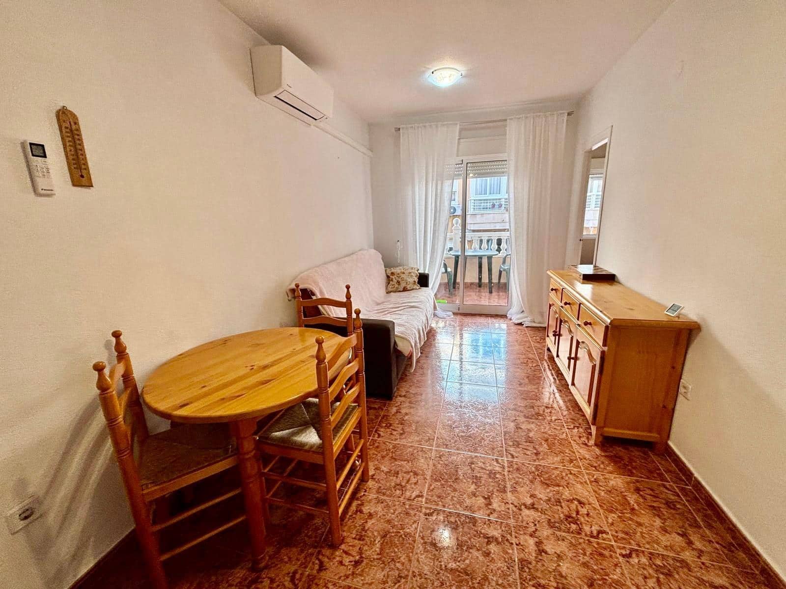 2 bedroom Apartment for sale in Torrevieja - € 120,000 (Ref: 9791007)