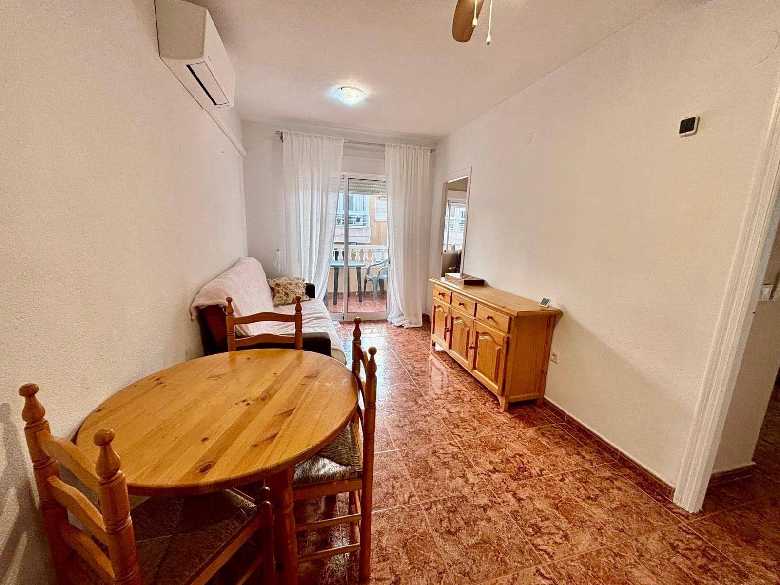 2 bedroom Apartment for sale in Torrevieja - € 120,000 (Ref: 9791007)