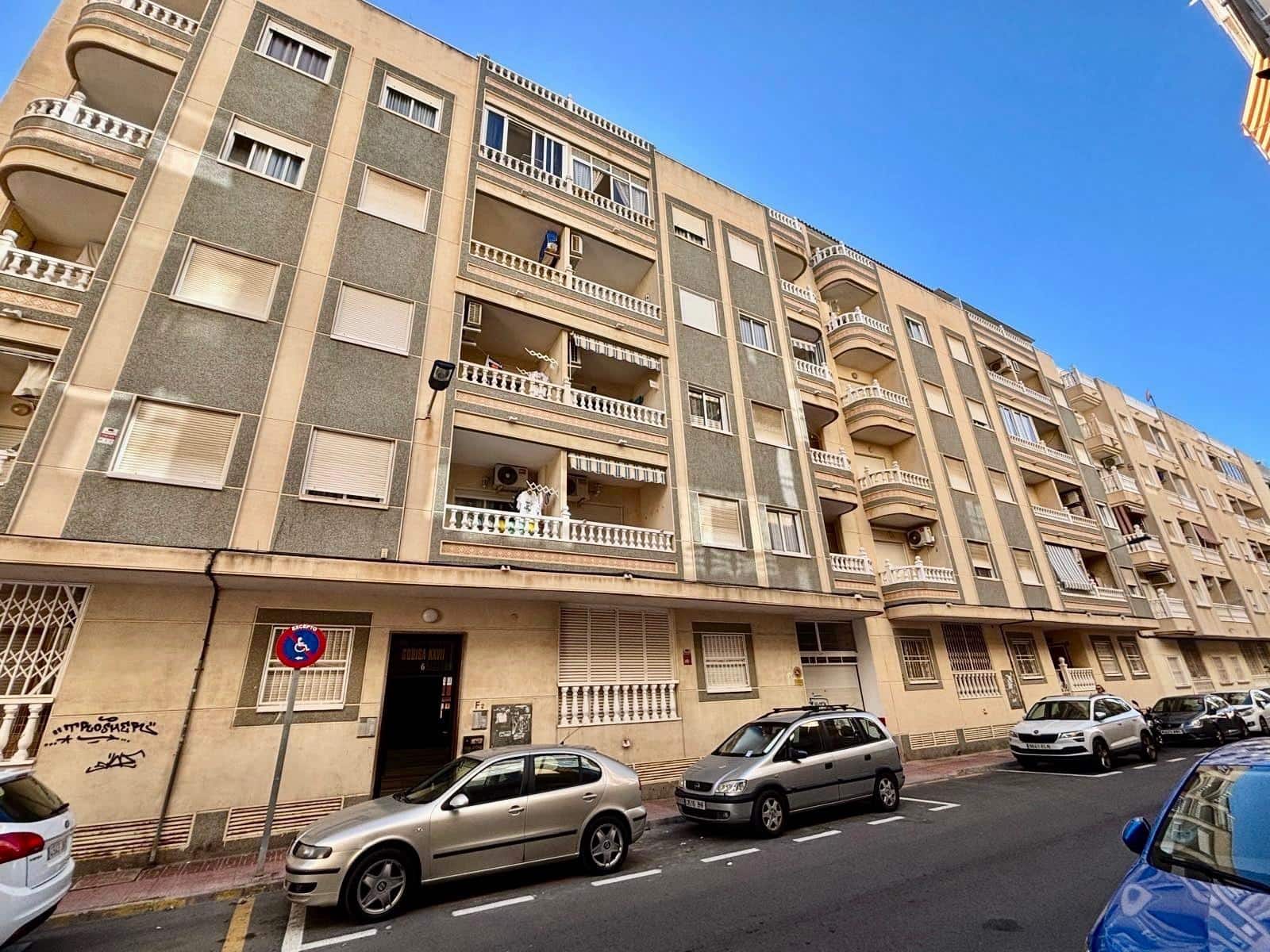 2 bedroom Apartment for sale in Torrevieja - € 120,000 (Ref: 9791007)