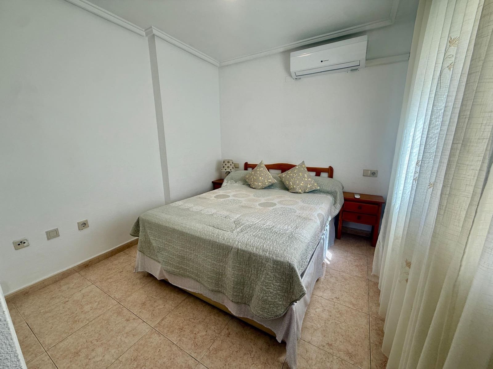 2 sovrum Takvåning till salu i Torrevieja med pool - 139 900 € (Ref: 9799206)