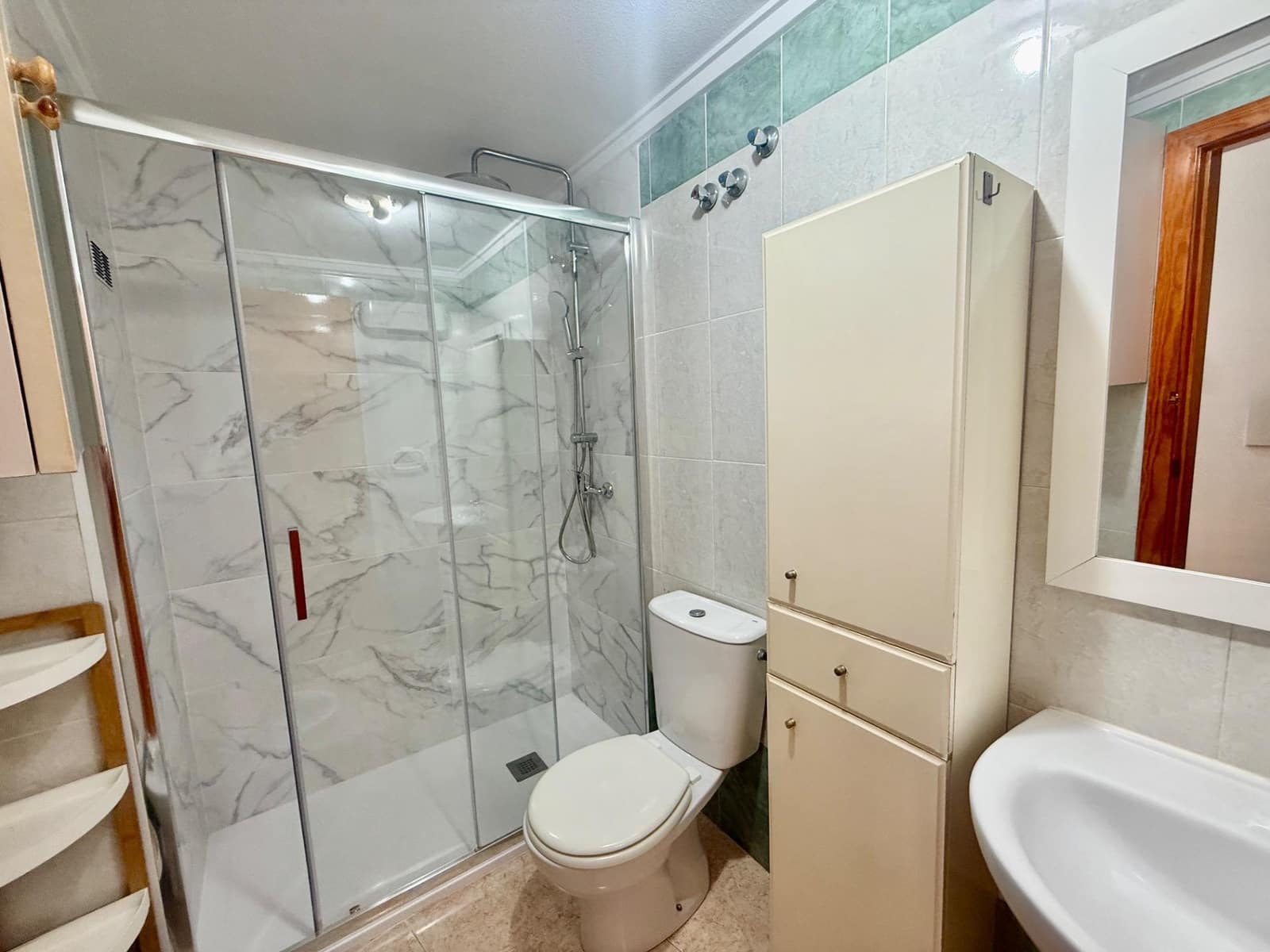 2 sovrum Takvåning till salu i Torrevieja med pool - 139 900 € (Ref: 9799206)