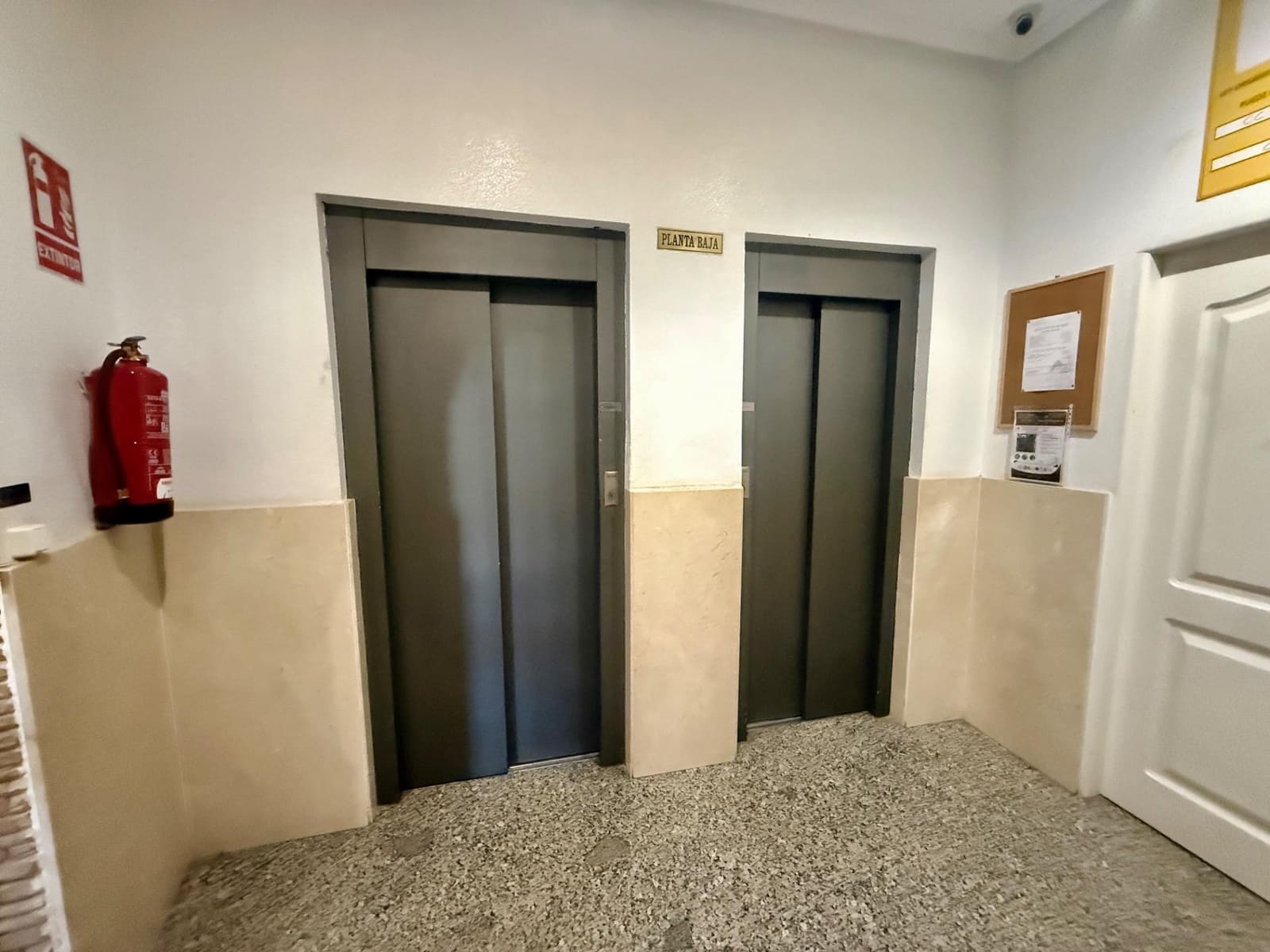 2 sovrum Takvåning till salu i Torrevieja med pool - 139 900 € (Ref: 9799206)