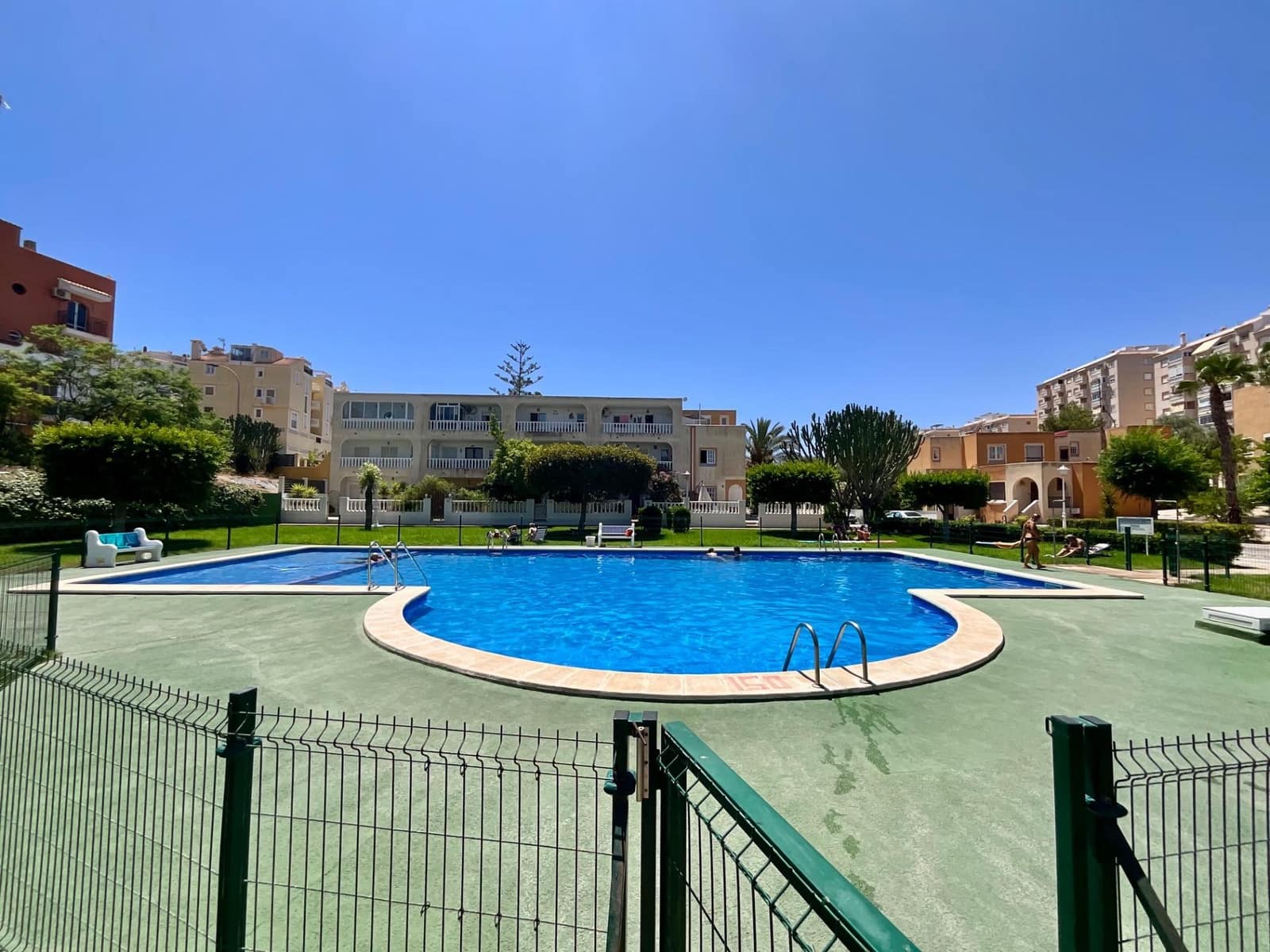 2 bedroom Bungalow for sale in Torrevieja with pool - € 156,000 (Ref: 9807898)