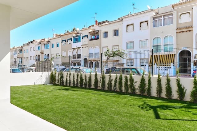 2 bedroom Bungalow for sale in La Veleta, Torrevieja with pool - € 365,000 (Ref: 9896292)