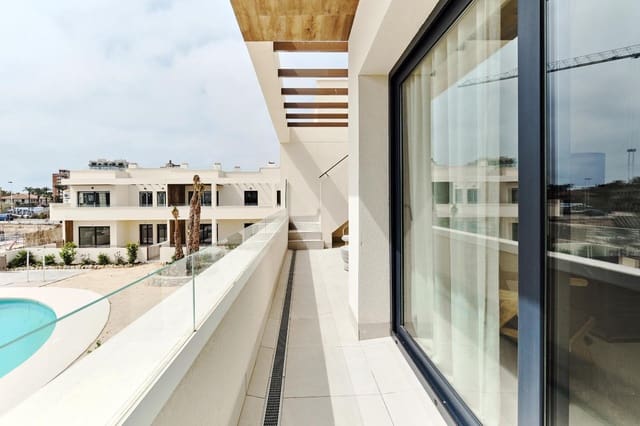 2 soverom Penthouse til salgs i La Veleta, Torrevieja med svømmebasseng - € 390 000 (Ref: 9927369)
