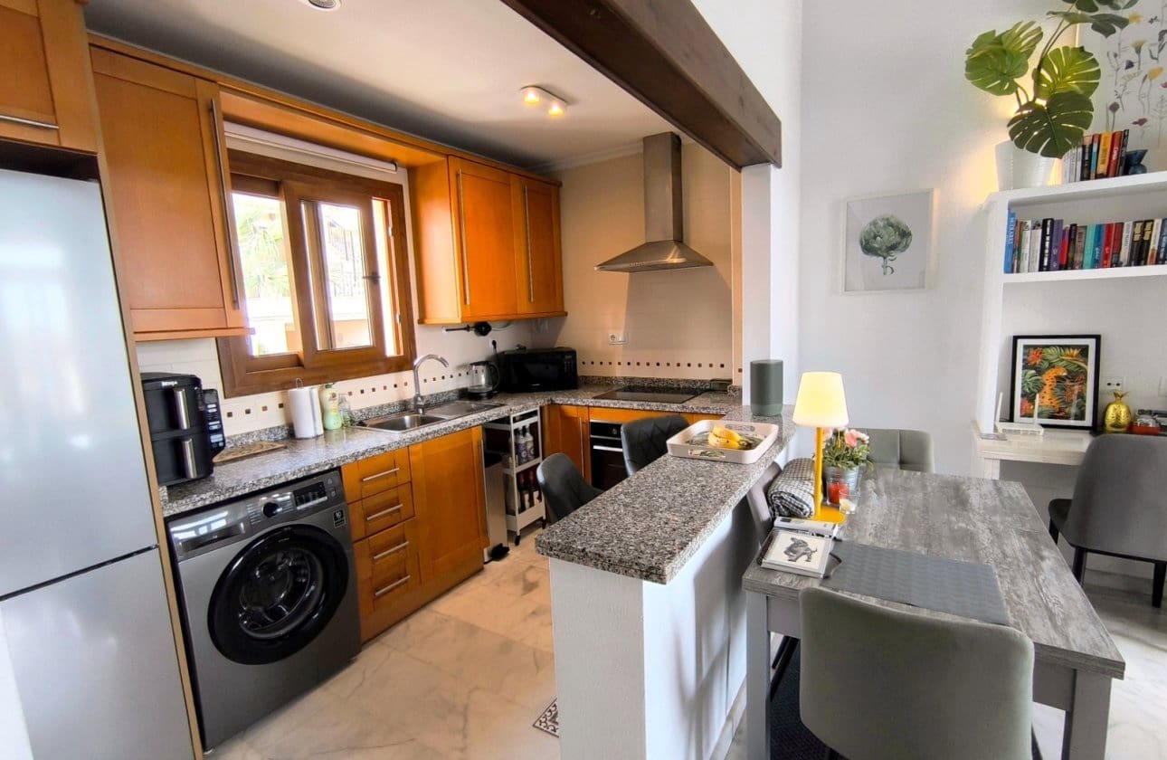 2 bedroom Apartment for sale in Algorfa with pool garage - € 199,950 (Ref: 10009755)