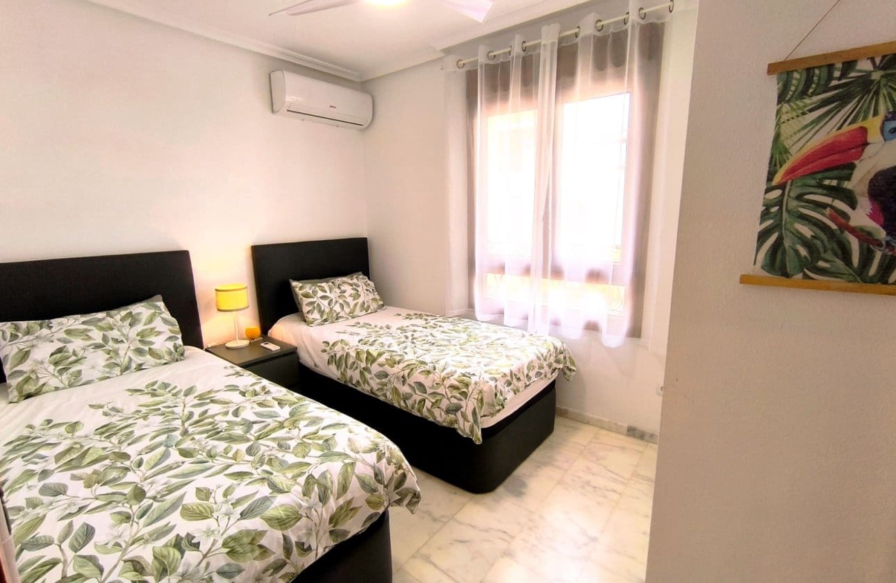 2 bedroom Apartment for sale in Algorfa with pool garage - € 199,950 (Ref: 10009755)