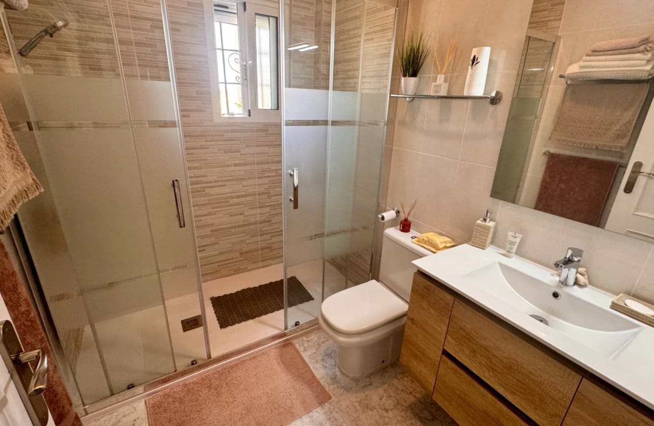 2 bedroom Villa for sale in Bigastro with pool garage - € 273,000 (Ref: 10035635)