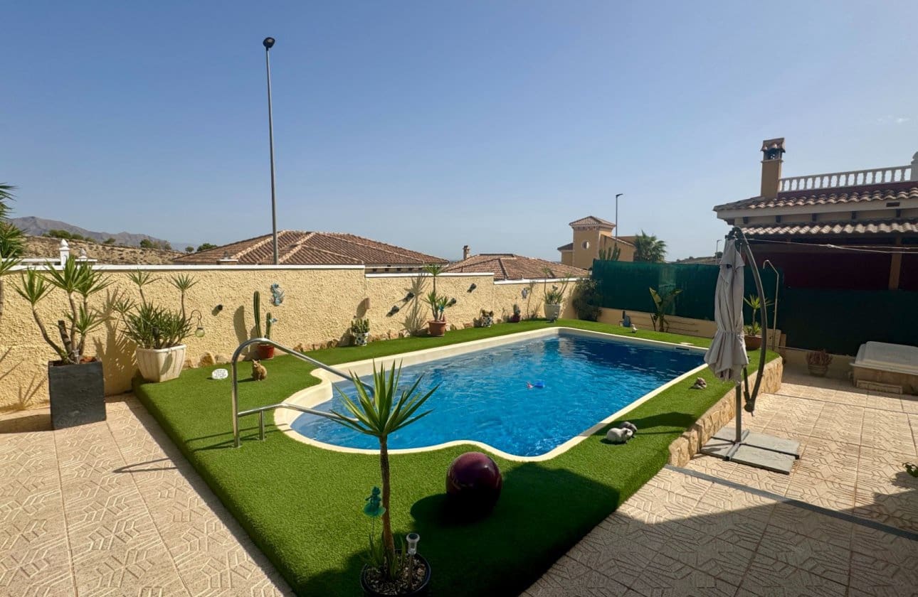 2 bedroom Villa for sale in Bigastro with pool garage - € 273,000 (Ref: 10035635)