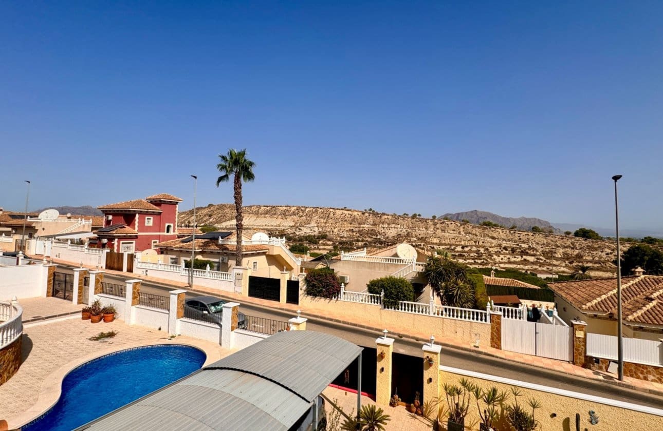 2 bedroom Villa for sale in Bigastro with pool garage - € 273,000 (Ref: 10035635)