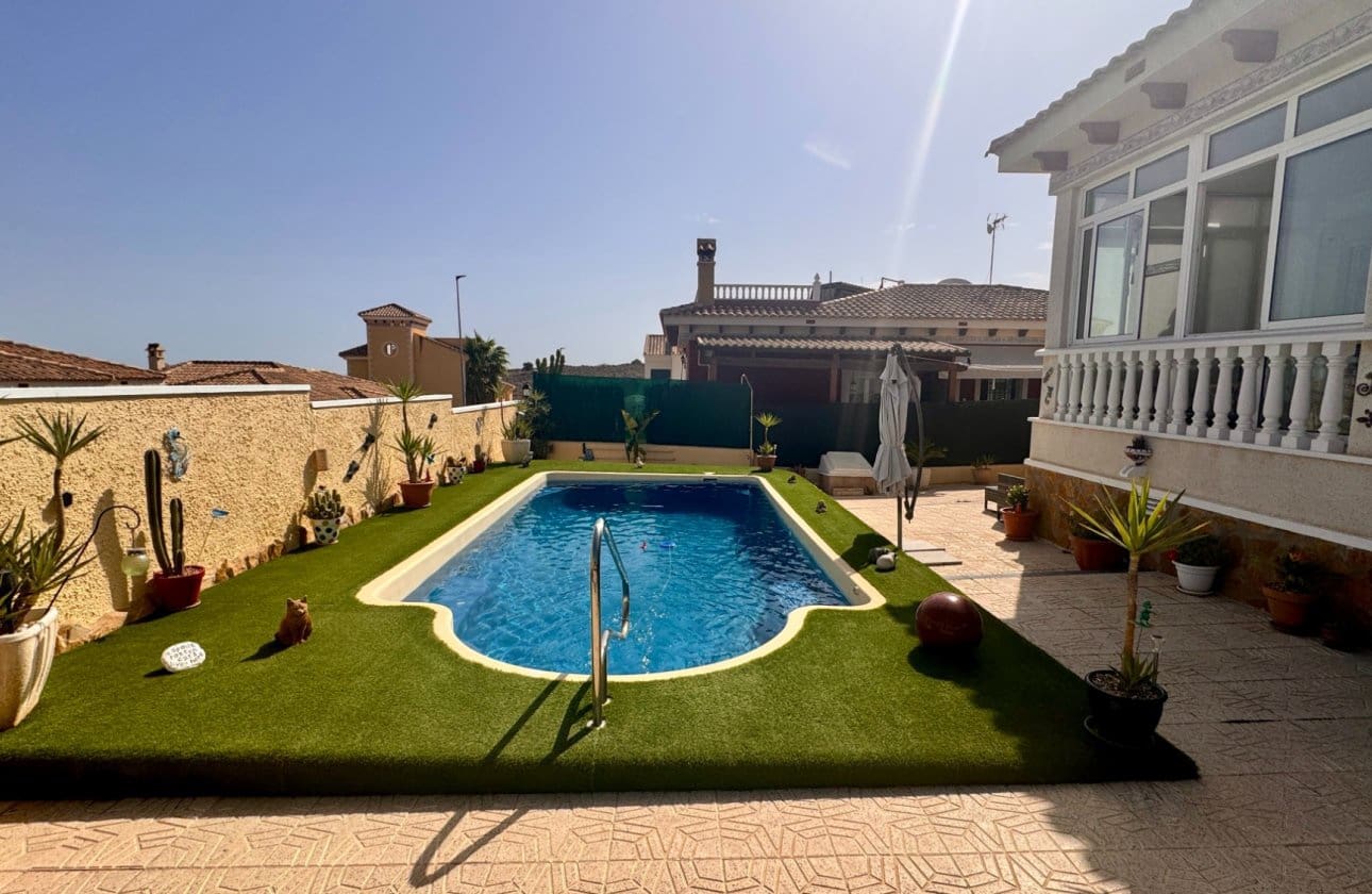 2 bedroom Villa for sale in Bigastro with pool garage - € 273,000 (Ref: 10035635)