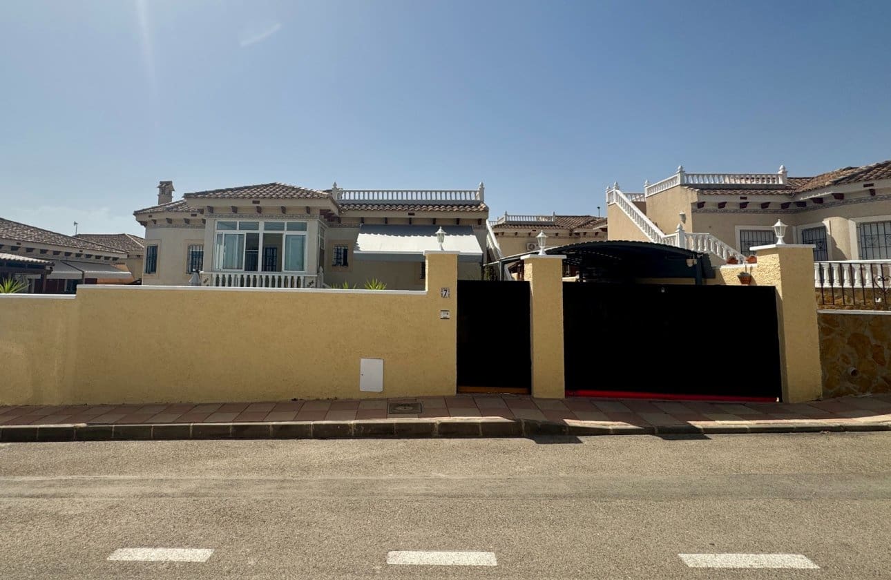 2 bedroom Villa for sale in Bigastro with pool garage - € 273,000 (Ref: 10035635)