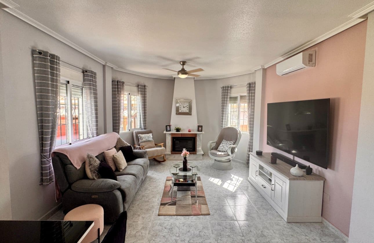 2 bedroom Villa for sale in Bigastro with pool garage - € 273,000 (Ref: 10035635)
