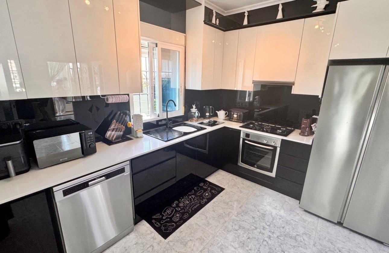 2 bedroom Villa for sale in Bigastro with pool garage - € 273,000 (Ref: 10035635)