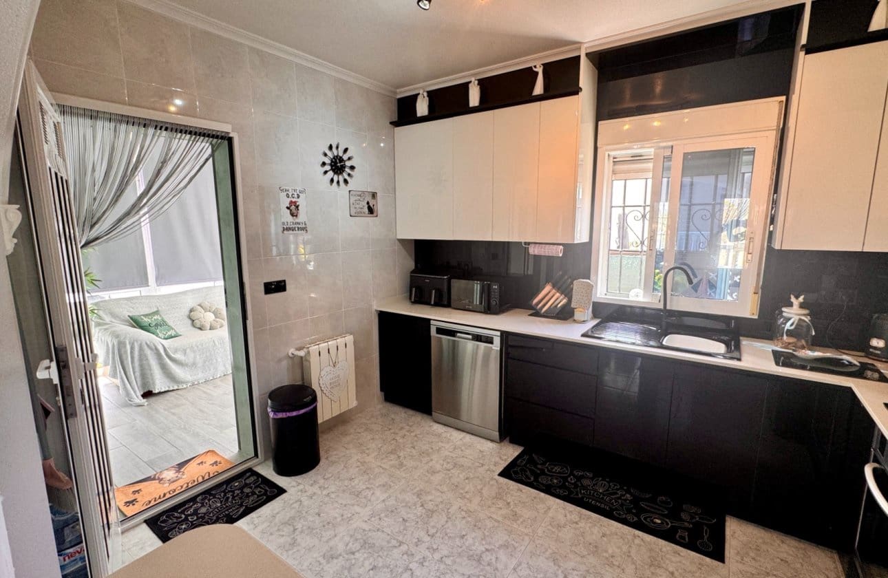 2 bedroom Villa for sale in Bigastro with pool garage - € 273,000 (Ref: 10035635)