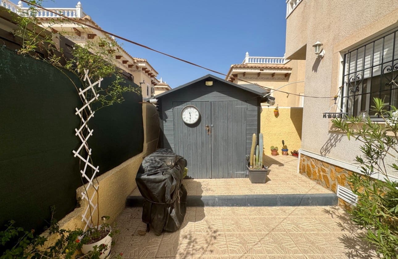 2 bedroom Villa for sale in Bigastro with pool garage - € 273,000 (Ref: 10035635)