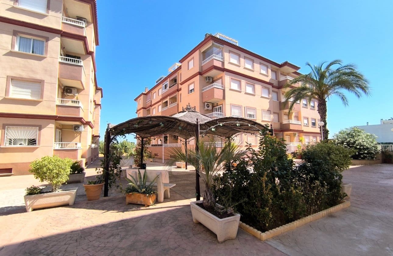 2 Zimmer Apartment zu verkaufen in Algorfa mit Pool Garage - 125.000 € (Ref: 10035723)