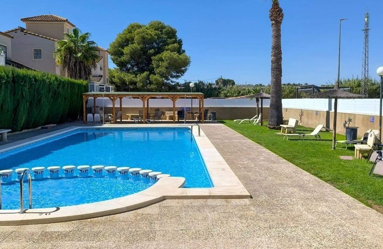 3 sypialnia Willa na sprzedaż w Algorfa z basenem garażem - 225 000 € (Ref: 10118435)