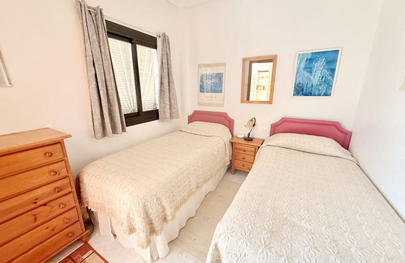3 soveværelse Byhus til salg i Ciudad Quesada med swimmingpool - € 199.950 (Ref: 10118436)