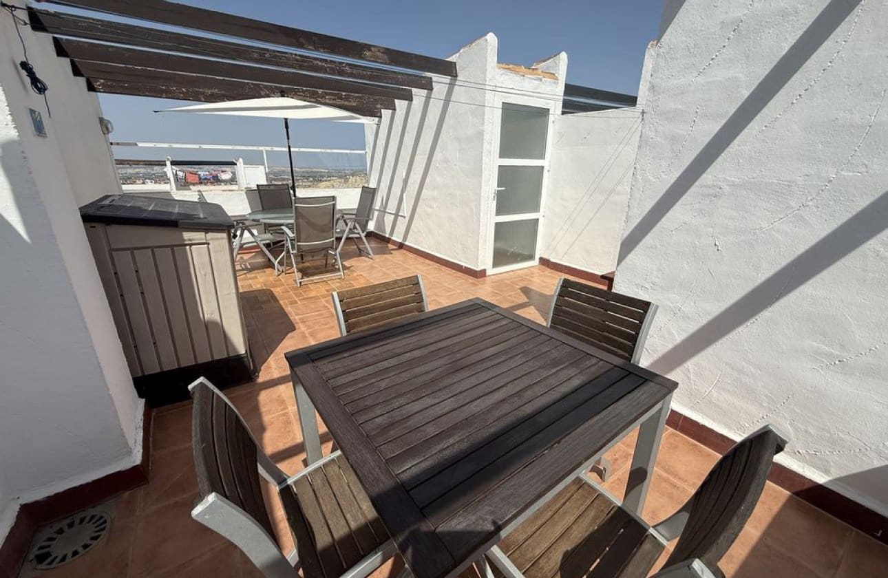 3 soveværelse Byhus til salg i Ciudad Quesada med swimmingpool - € 199.950 (Ref: 10118436)