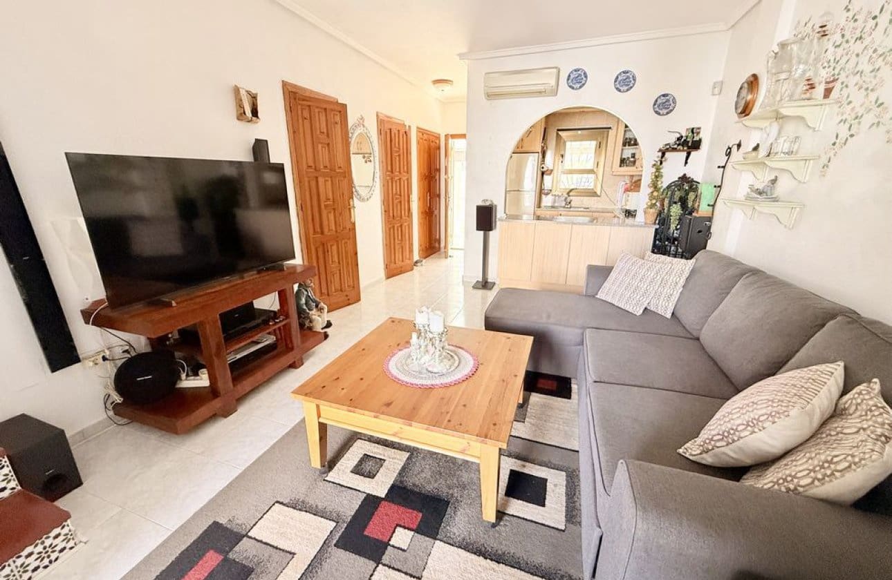 3 soveværelse Byhus til salg i Ciudad Quesada med swimmingpool - € 199.950 (Ref: 10118436)