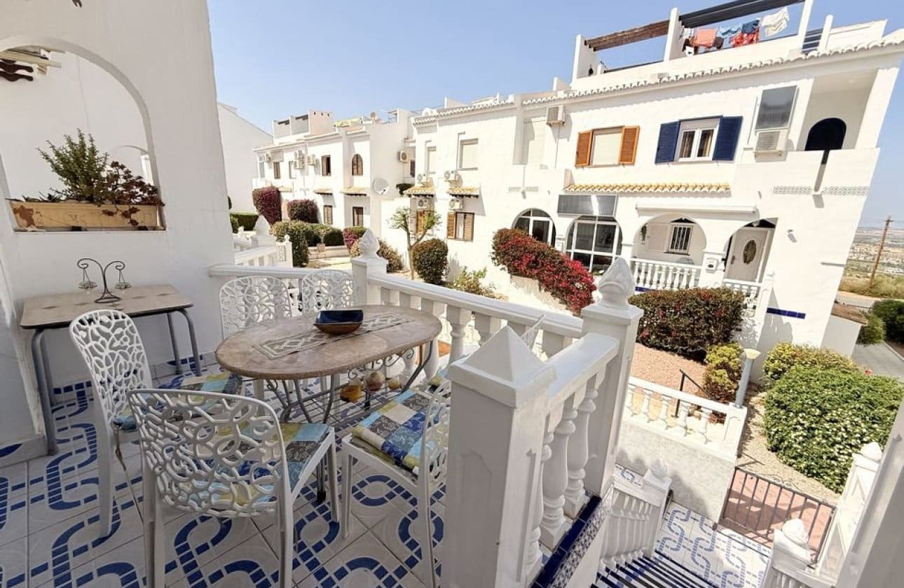 3 soveværelse Byhus til salg i Ciudad Quesada med swimmingpool - € 199.950 (Ref: 10118436)