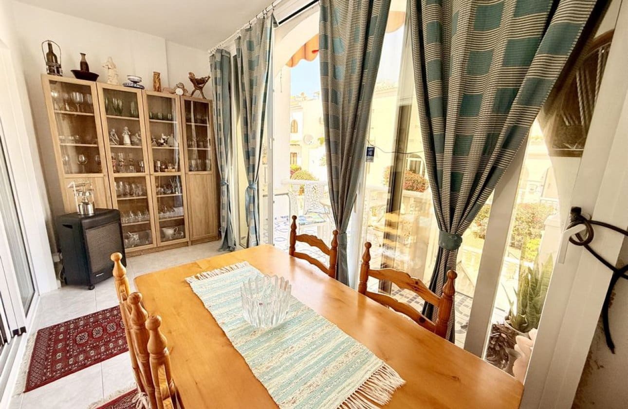 3 soveværelse Byhus til salg i Ciudad Quesada med swimmingpool - € 199.950 (Ref: 10118436)