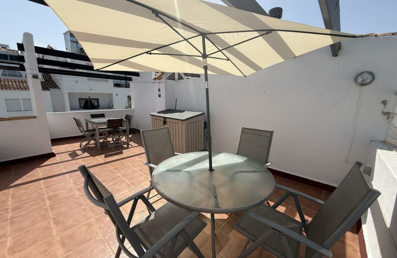 3 soveværelse Byhus til salg i Ciudad Quesada med swimmingpool - € 199.950 (Ref: 10118436)